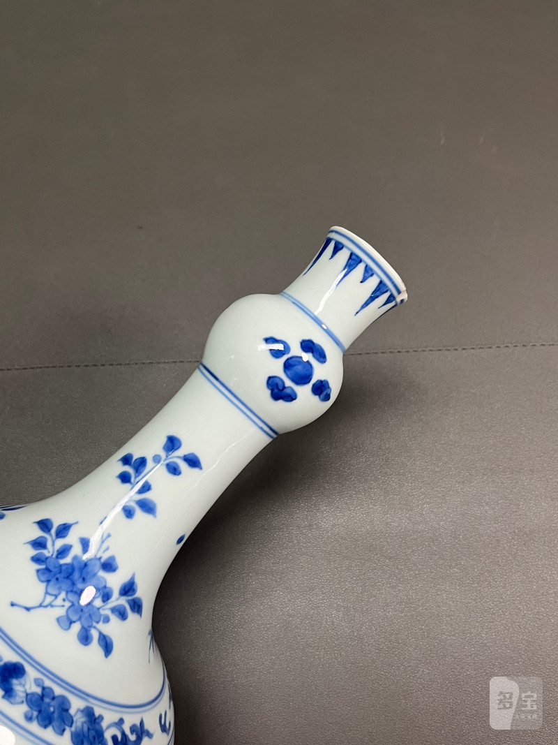 明崇祯 青花花鸟图瓶 - 图11